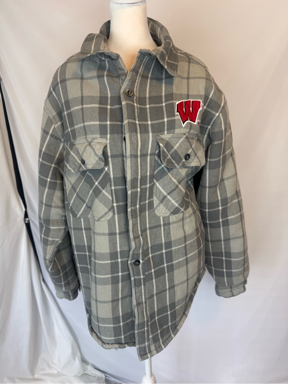 Colosseum Wisconsin Badgers Sherpa-Lined Plaid shirt/ Jacket in Gray/Cream